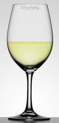 Chardonnay sin remover en un vaso