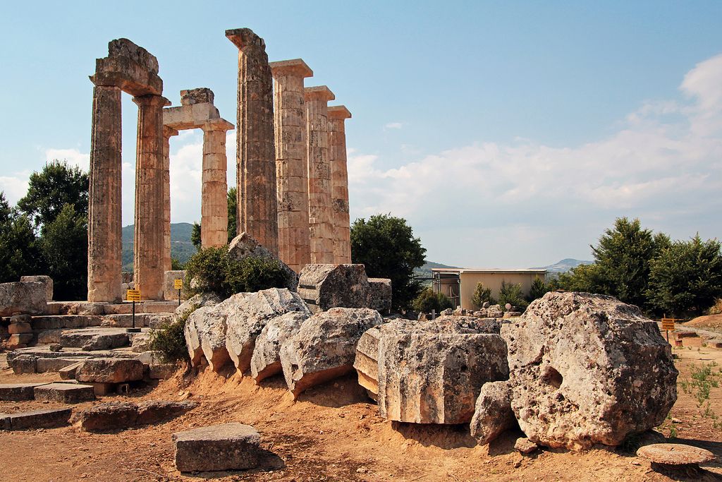Ruiny v Nemea na Peloponésu v Řecku. Edoardo Forneris