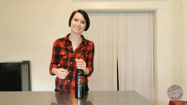 Udržujte fľašu stabilne - ako otvoriť fľašu vína s čašníkom