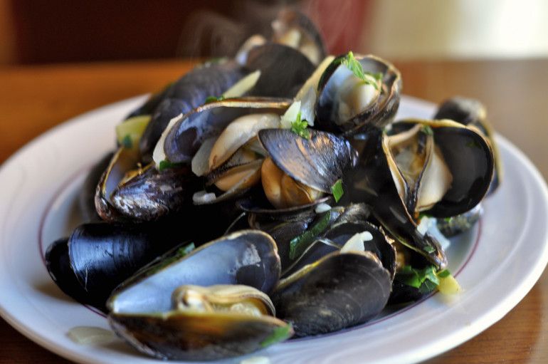Mussels at dry white wines