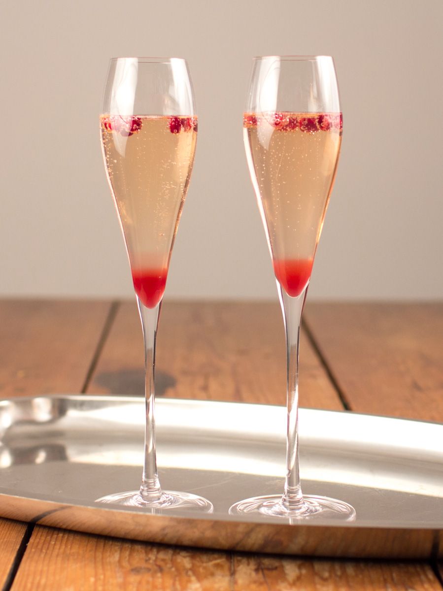 Resipi koktel delima Champagne dengan Prosecco adalah yang terbaik