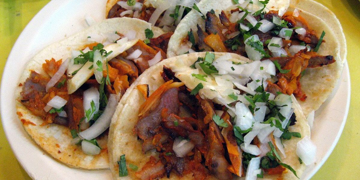 „Tacos al Pastor“ autorius Mattas Saundersas